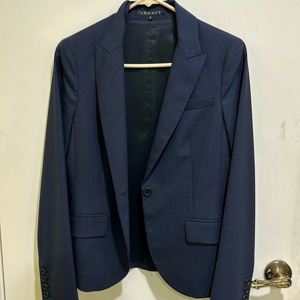 Theory navy blazer, size 6, fits a 4 better